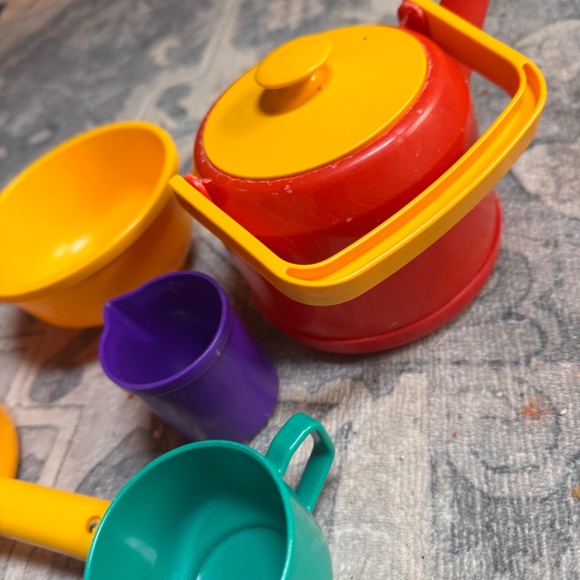 Vintage BAMBOLA made in Denmark kitchen set  Brighten up playtime with this colo - Picture 2 of 9